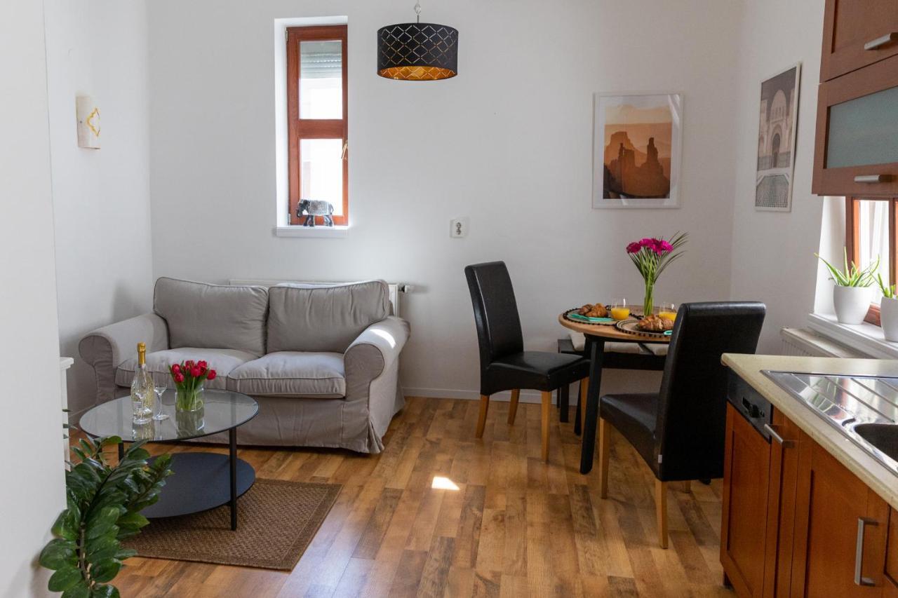 Republic Apartman Leilighet Baja Eksteriør bilde